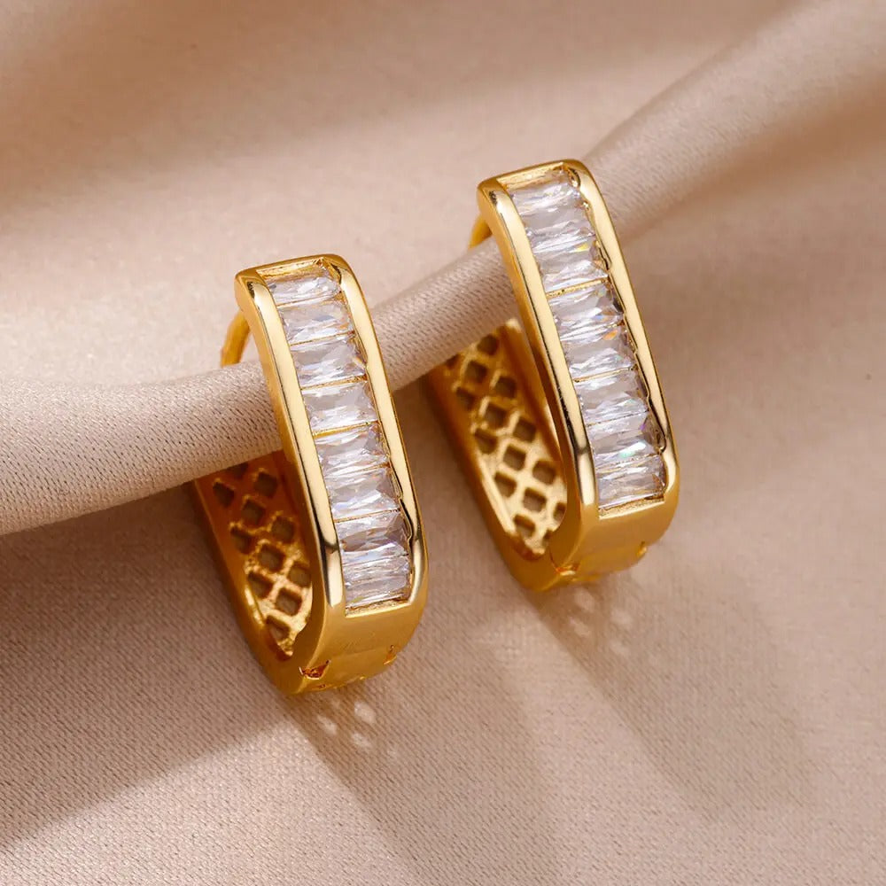 Boucles d’oreilles U plaquées or 18K avec zircon