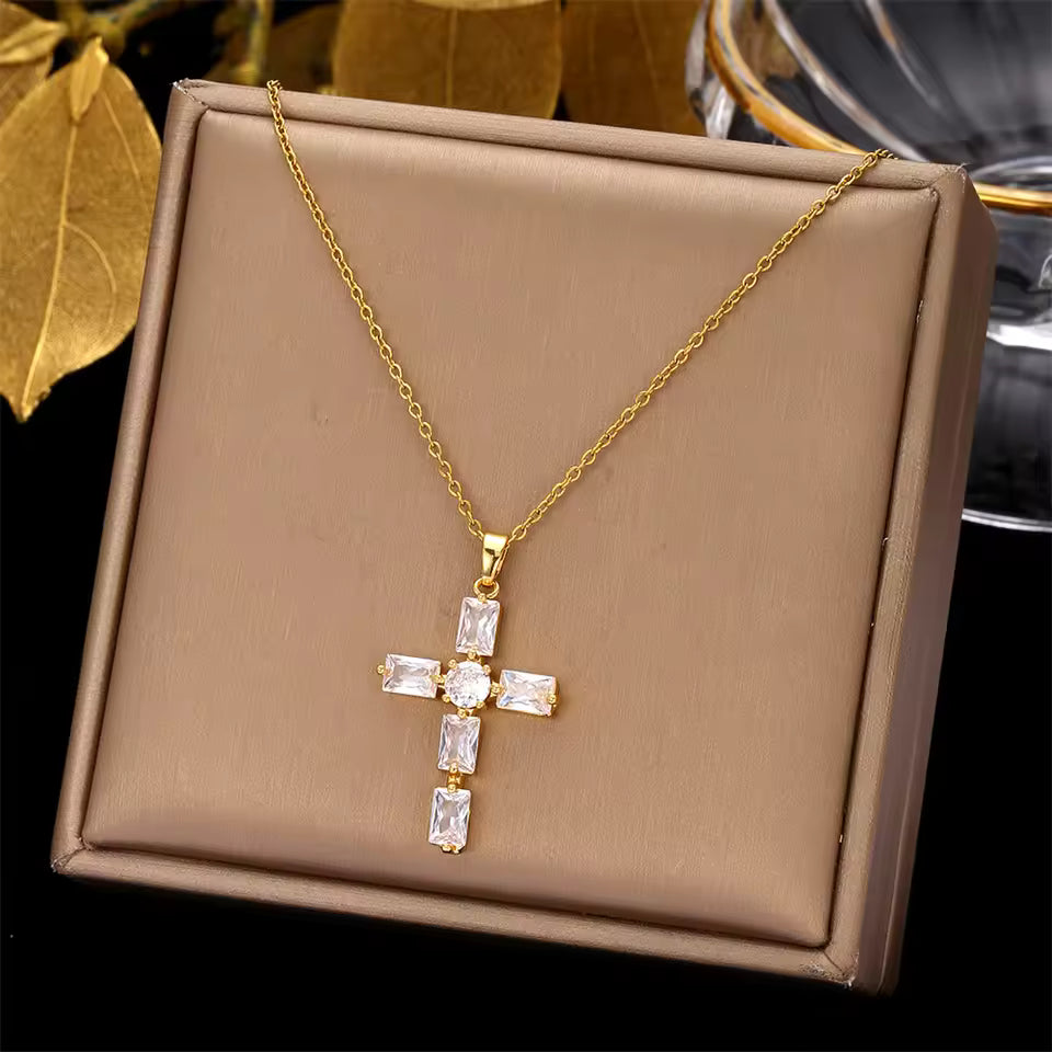 Collier Chapelet Croix plaqué or 18K avec zircon