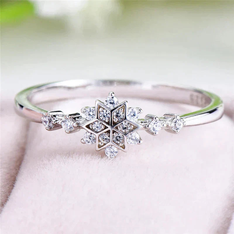 Bague en flocons de neige argentée