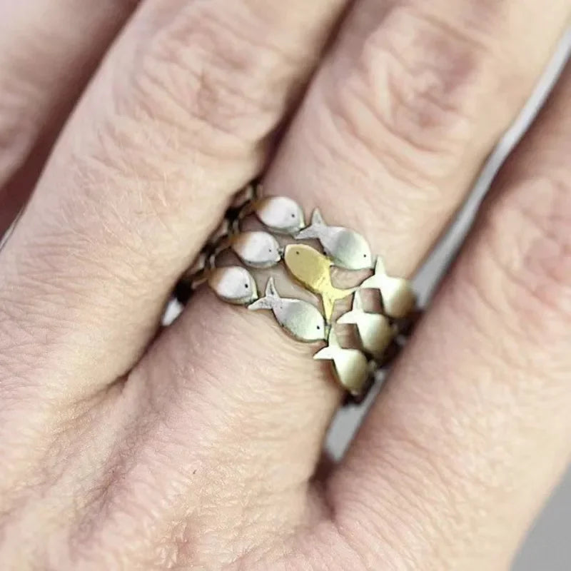 Bague doré ajustable en petit poisson