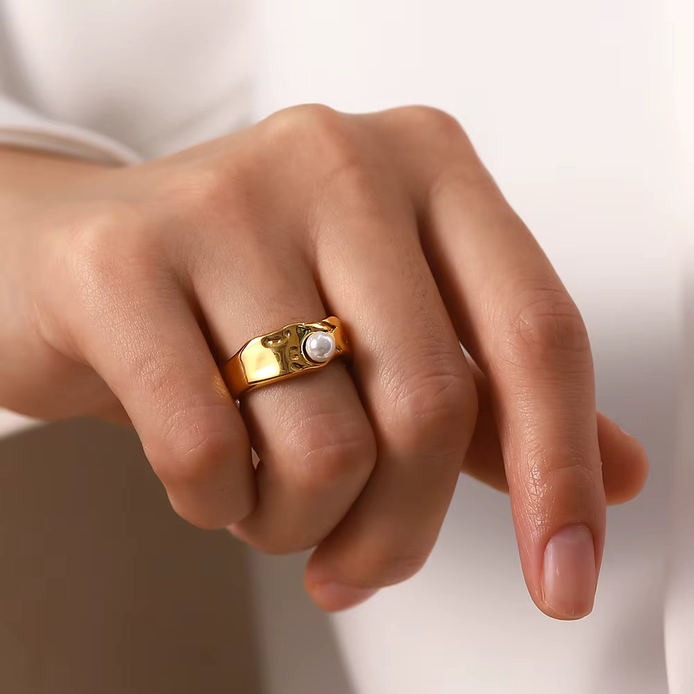 Bague Vintage en Perle Dorée