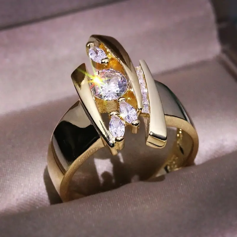 Bague Vintage en Zirkonia Dorée