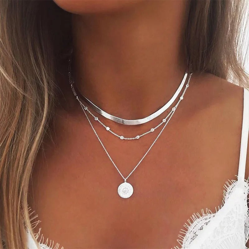 Collier rond à trois couches