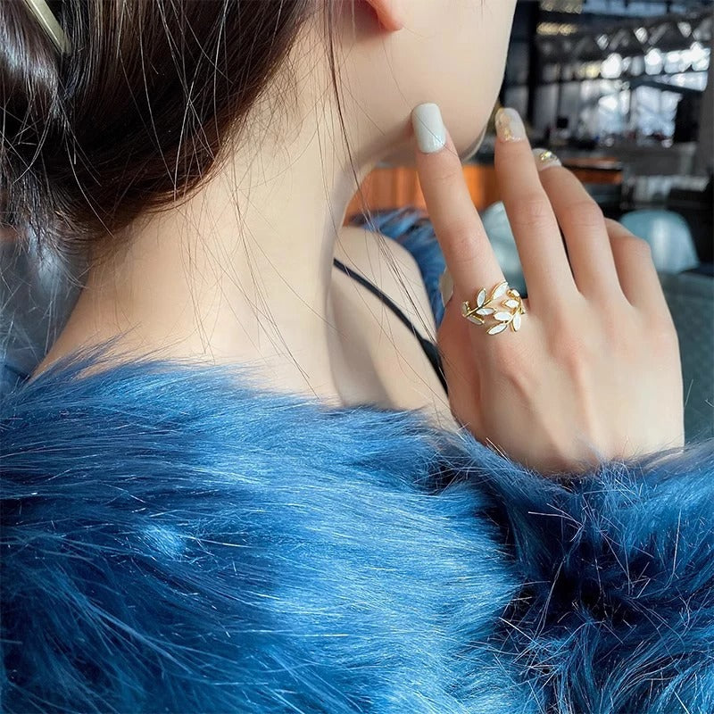 Bague Feuille Ouverte plaquée or 18K et Émail Blanc