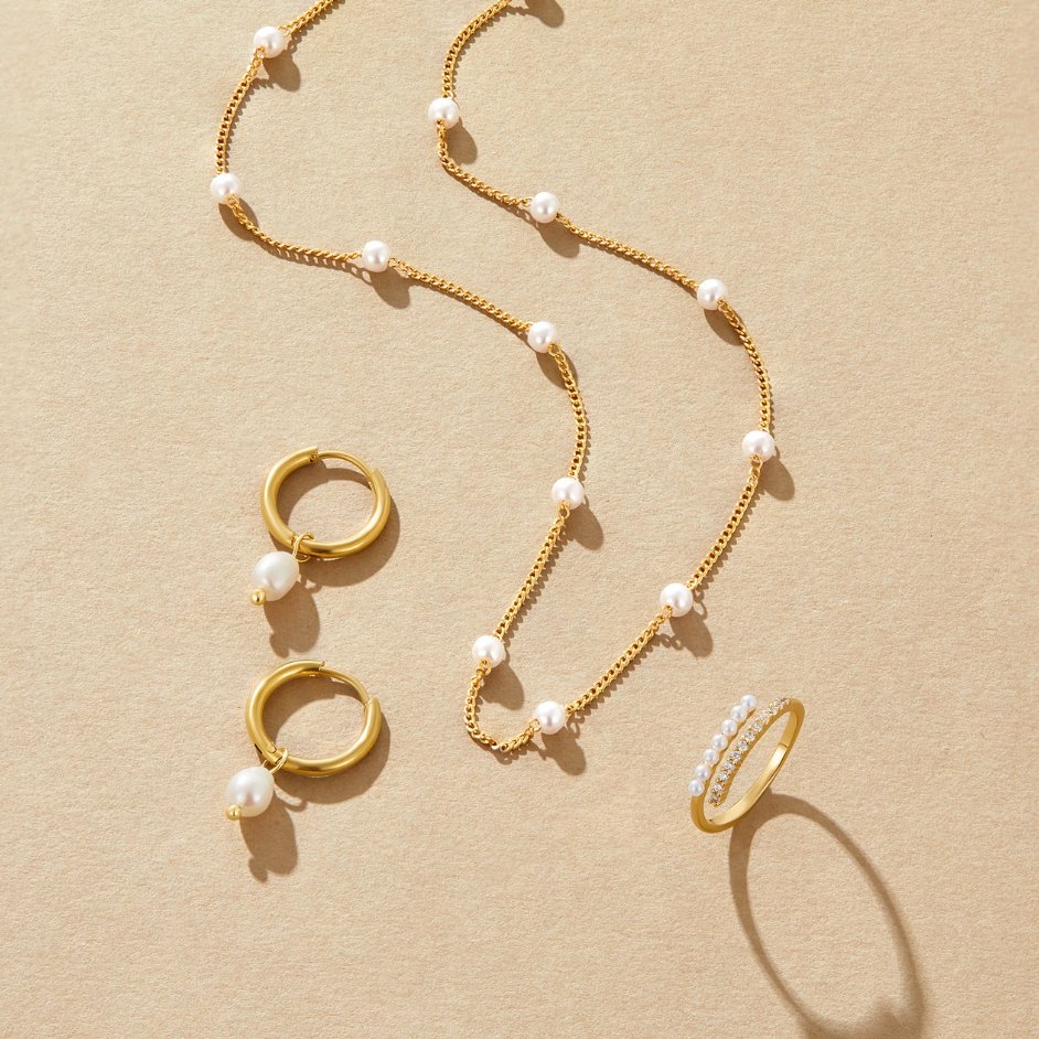 Collier Nura dorée avec effet Perle