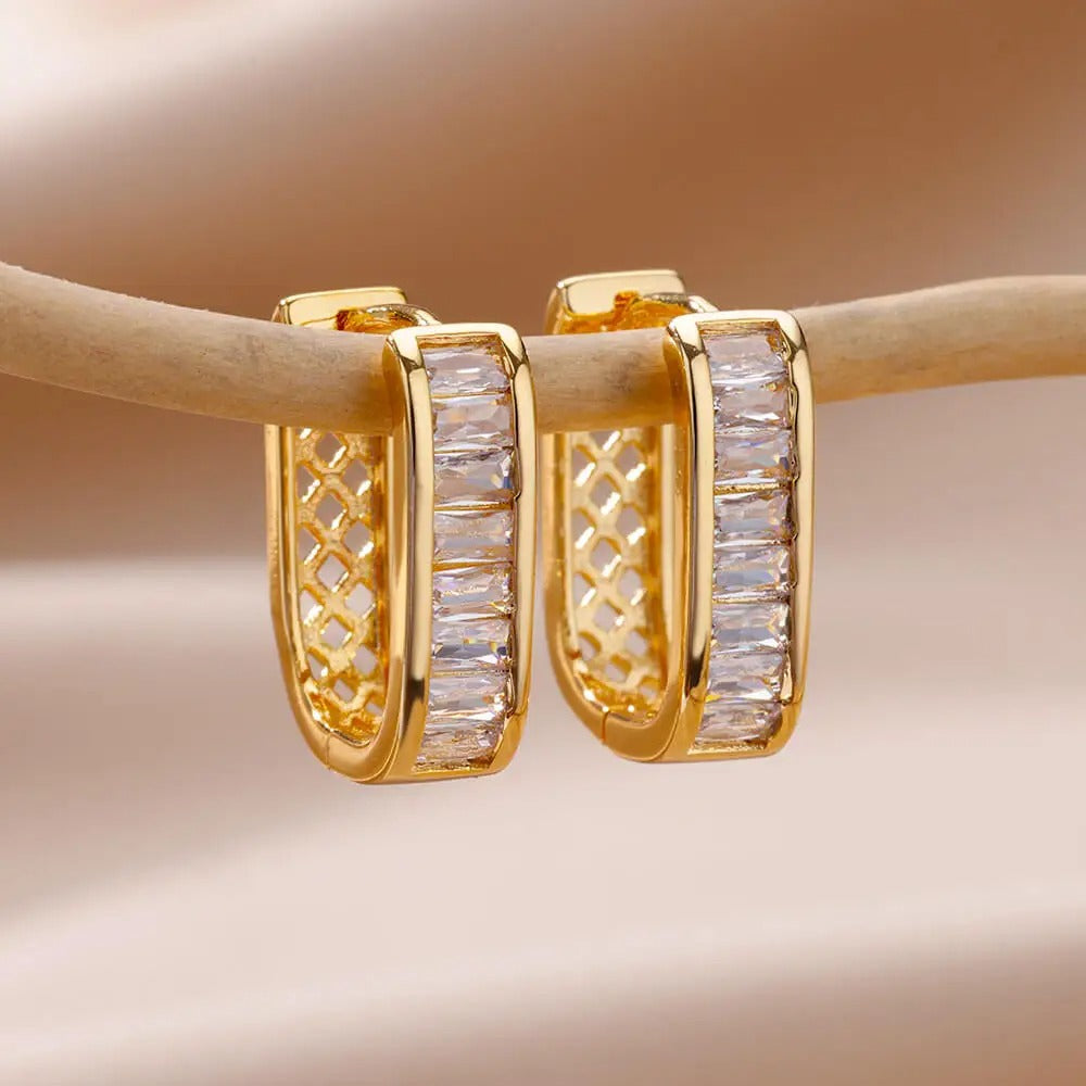 Boucles d’oreilles U plaquées or 18K avec zircon