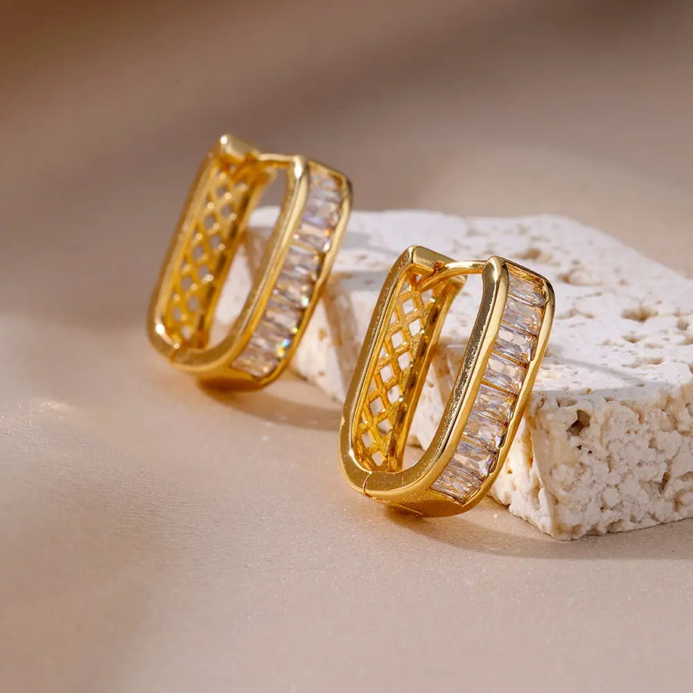 Boucles d’oreilles U plaquées or 18K avec zircon