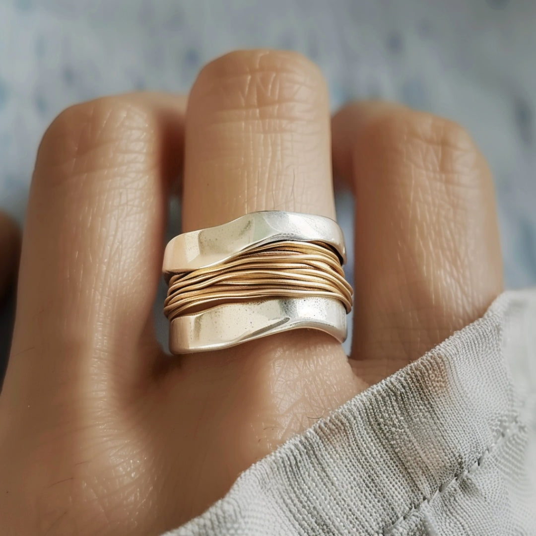 Bague Argentée en Fils Dorés