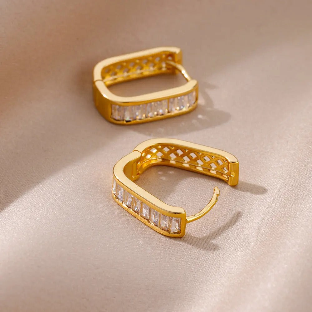 Boucles d’oreilles U plaquées or 18K avec zircon
