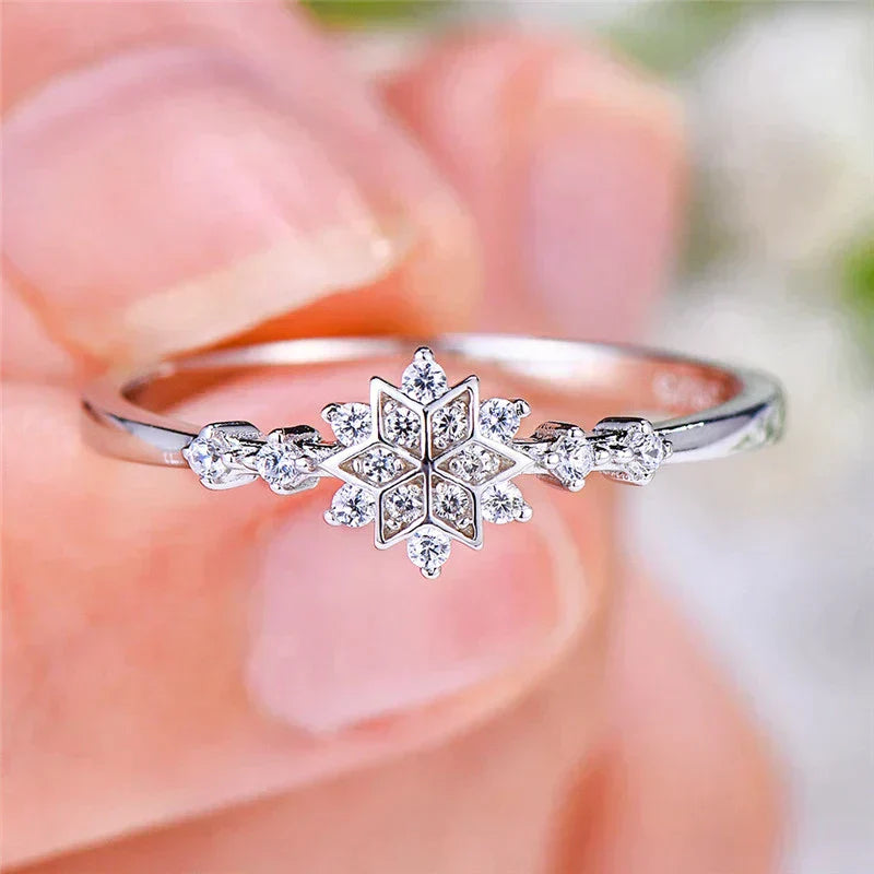 Bague en flocons de neige argentée