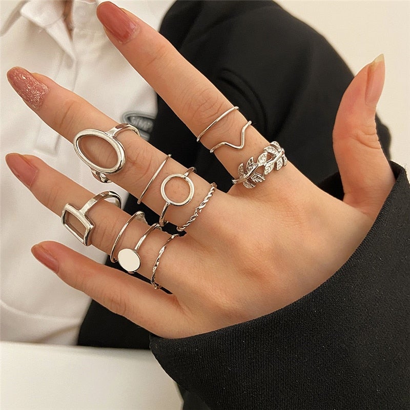 Ensemble de 11 bagues en argent vintage
