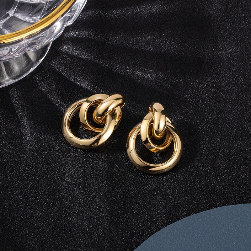 Boucles d’oreilles Exclusives au Design Luxueux en Finition Dorée