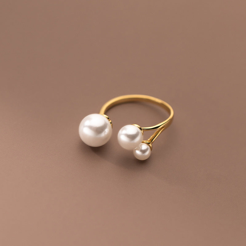 Bague en Perles d'Eau Douce Triples Ajustable