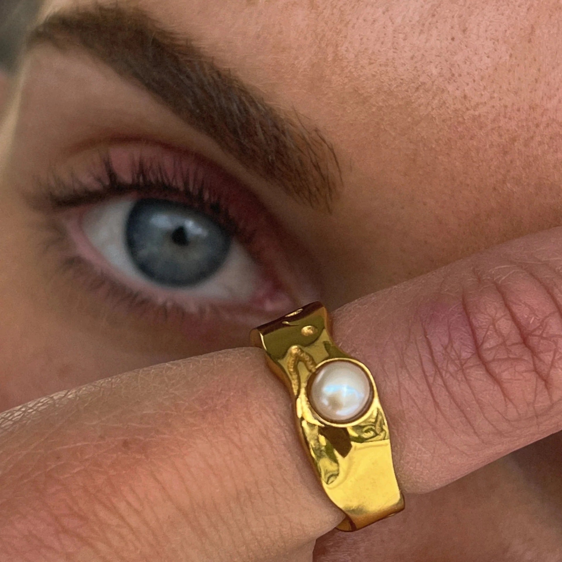 Bague Vintage en Perle Dorée