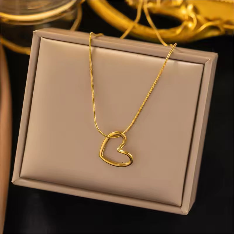 Collier Cœur Creux Torsadé plaqué or 18K