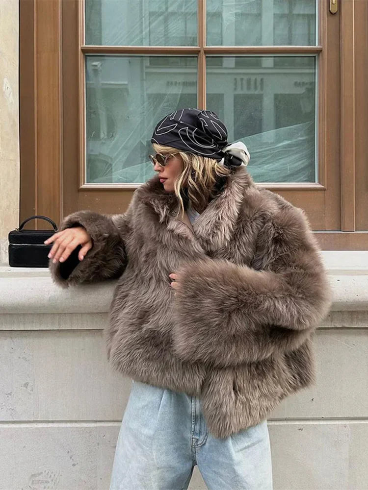 Yani -  Manteau en fausse fourrure