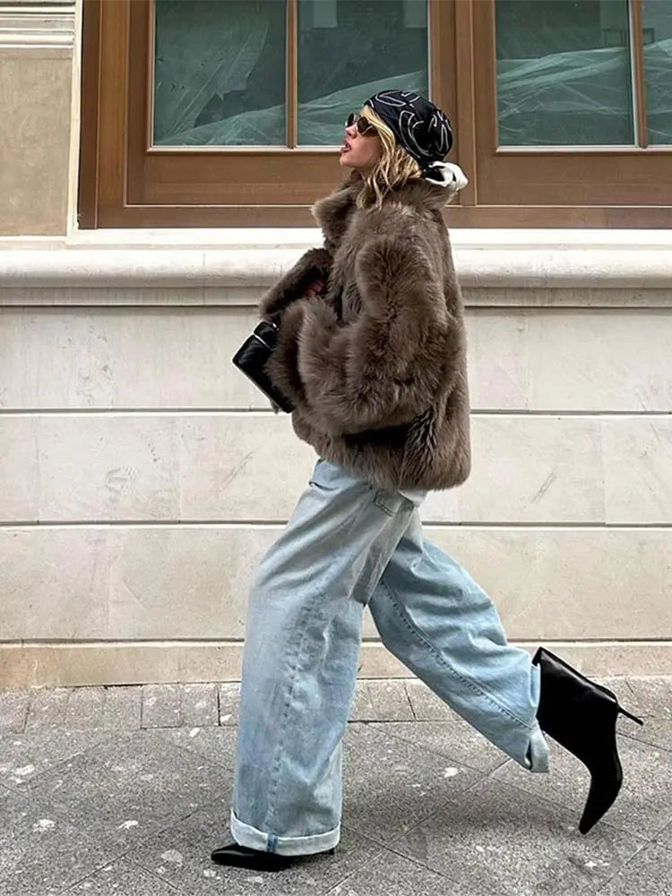Yani -  Manteau en fausse fourrure