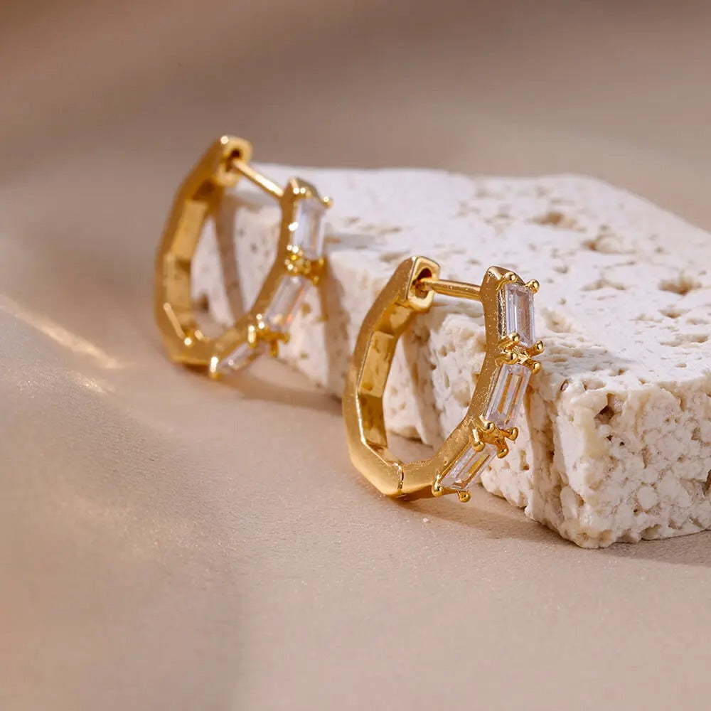 Boucles d’Oreilles Rectangulaires plaquées or 18K avec zircon