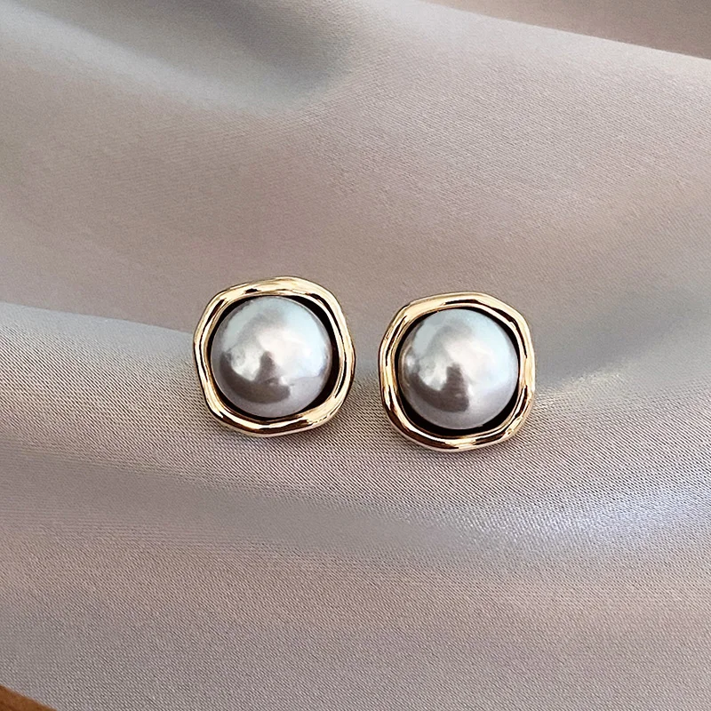 Boucles d'oreilles effet perles noires élégantes
