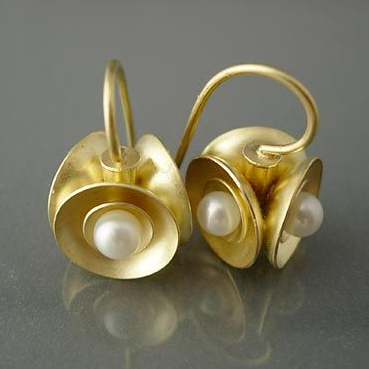 Boucles d'oreilles vintage en or avec perles