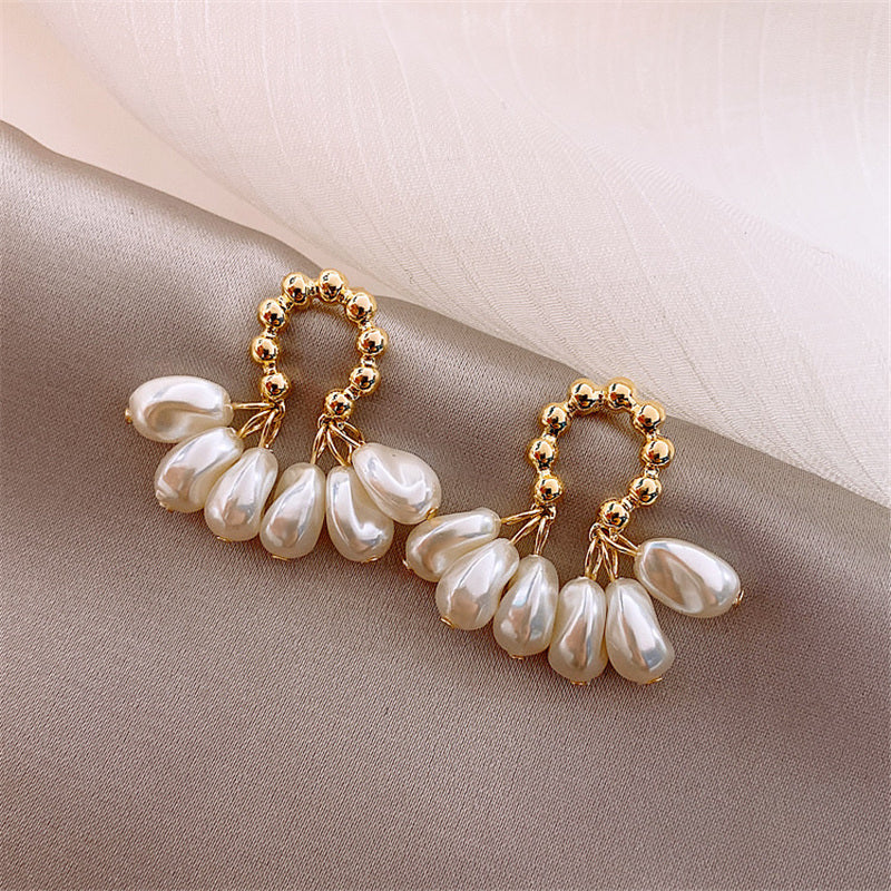 Boucles d’oreilles effet perles naturelles faites à la main (6 perles)