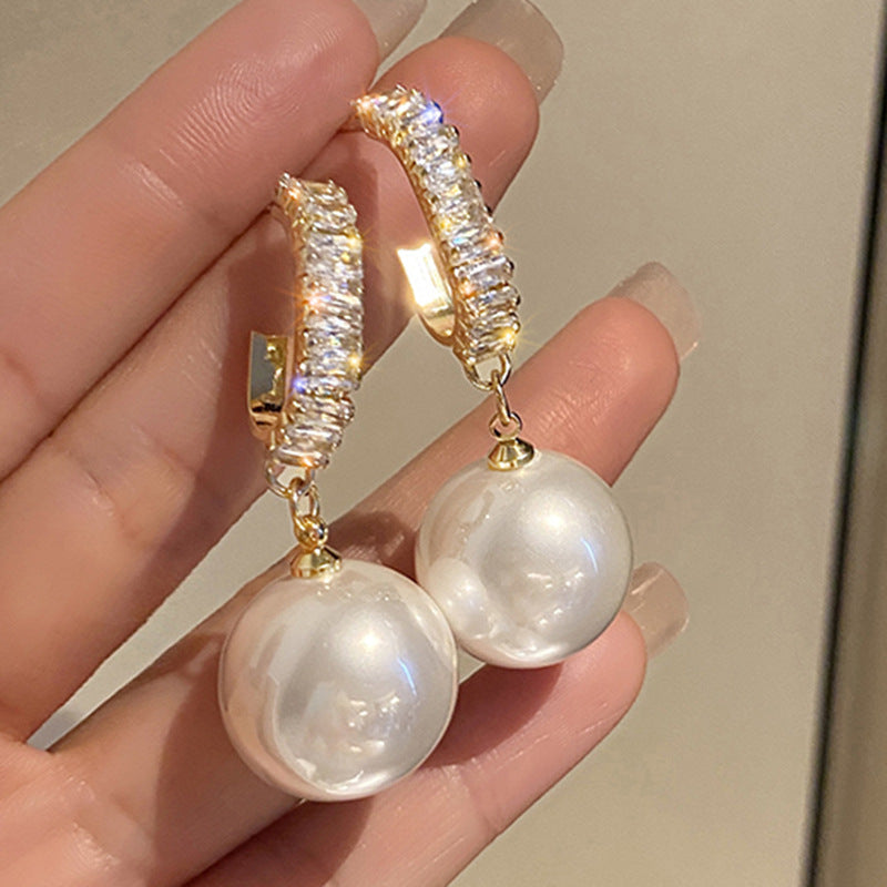Boucles d’oreilles pendantes effet perles naturelles plaquées or 18K